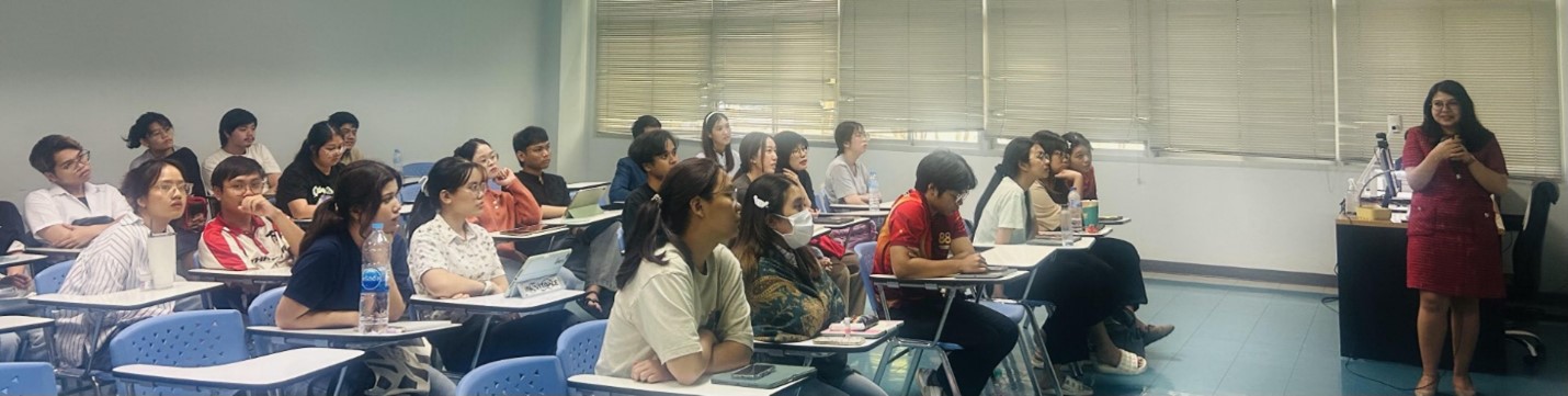 Estudiantes de la Facultad de Letras de la Sección de Español de la Universidad Chulalongkorn Créditos: Embajada de Colombia