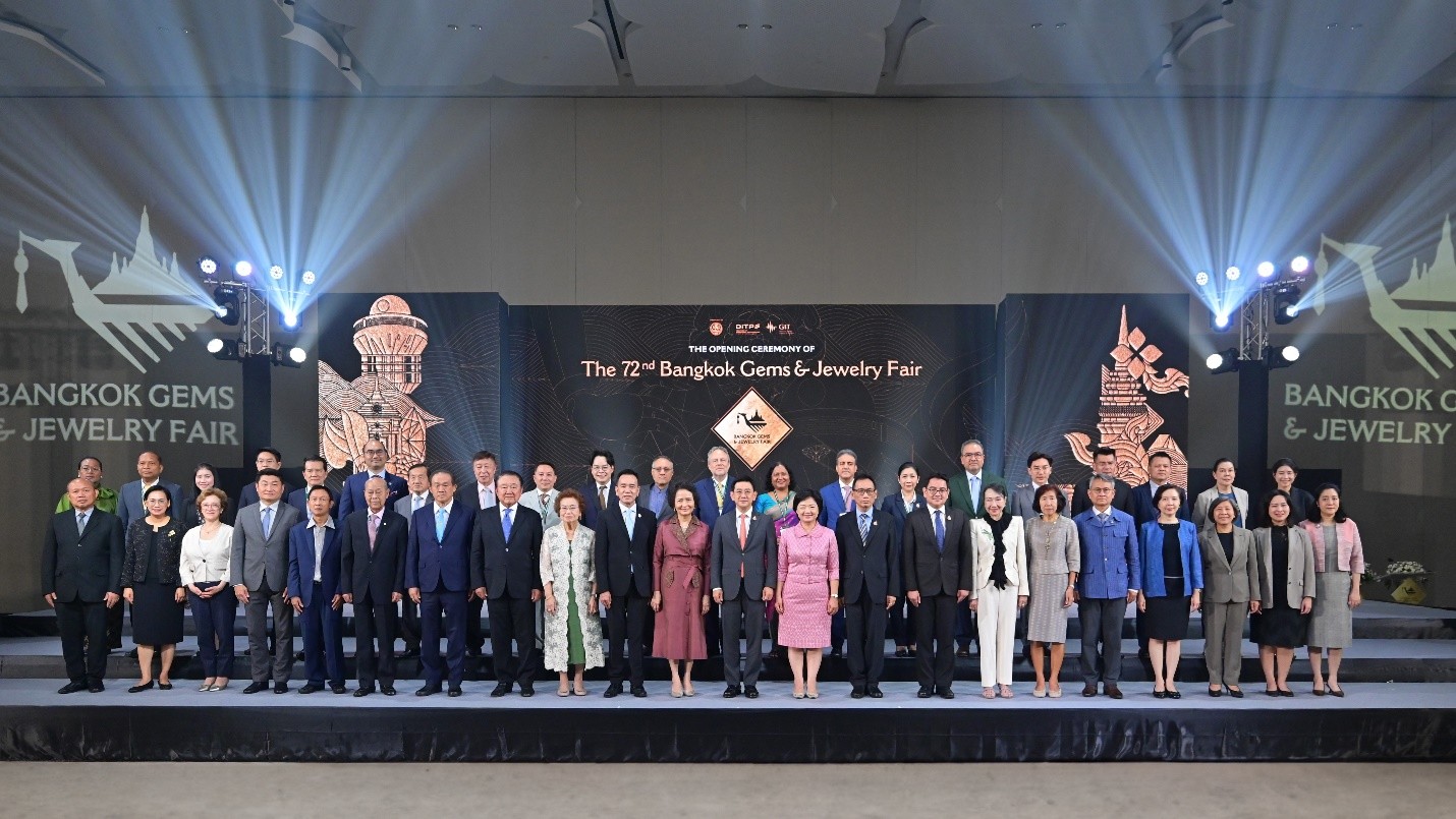 Embajada de Colombia en Tailandia participa en la Feria de Gemas y Joyería de Bangkok