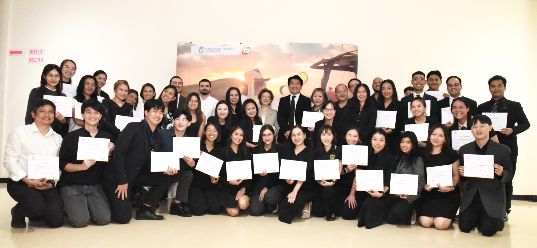 Ceremonia de entrega de certificados curso español