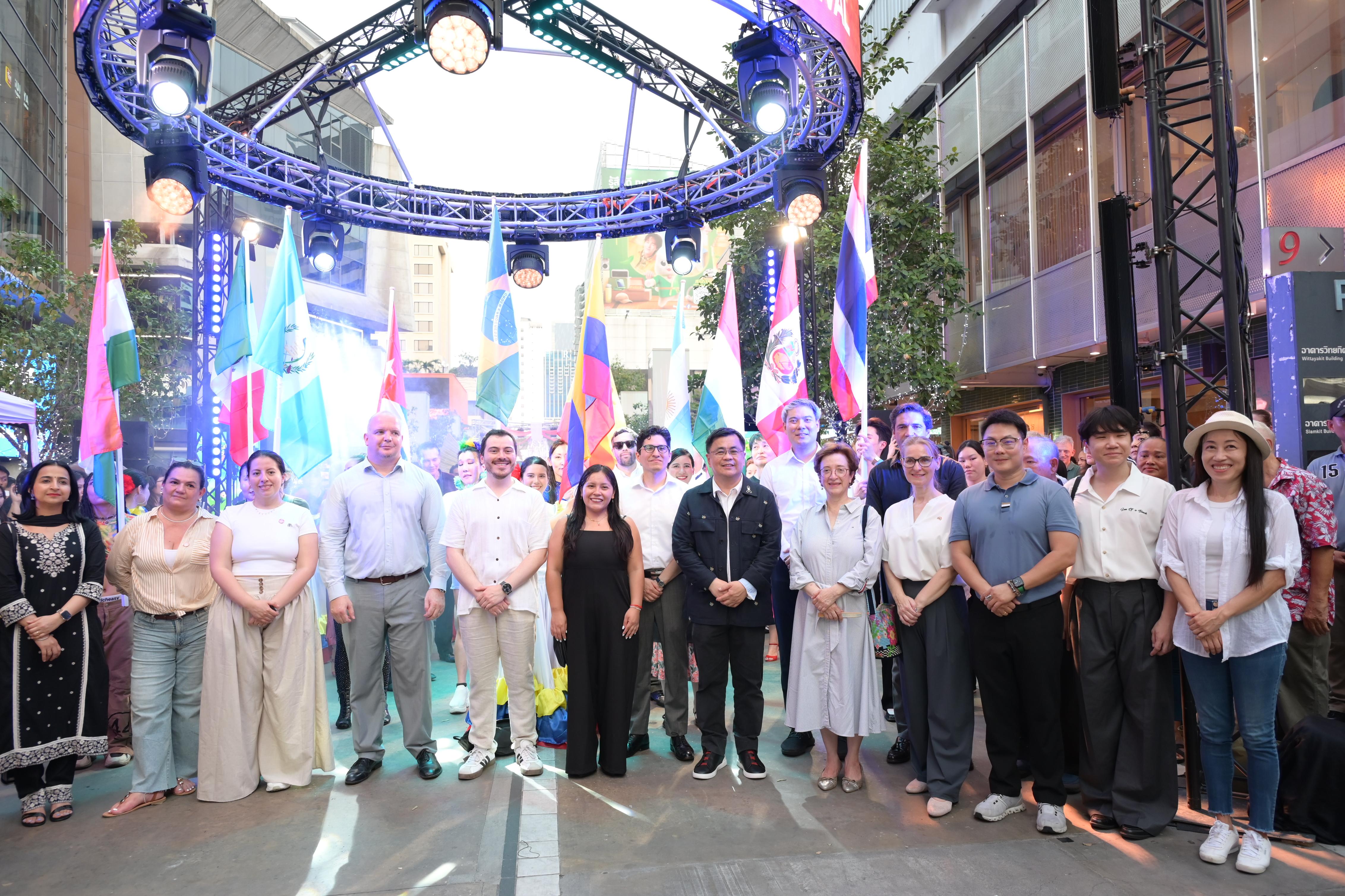 Embajada de Colombia participó en el Siam Square World Dance Carnival 2026, promoviendo su riqueza cultural y tradición musical