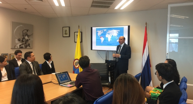 Embajador de Colombia en Tailandia se reunió con la delegación tailandesa que viajará a Bogotá para la cumbre mundial de One Young World