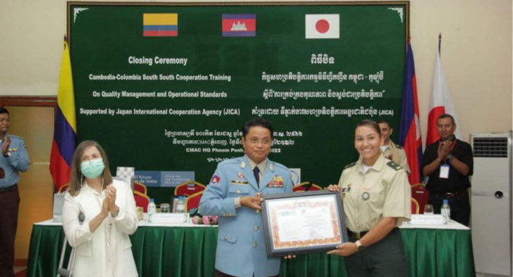 Embajadora Ana María Prieto Abad asiste a clausura de curso de desminado humanitario en el Centro de Acción contra las Minas en Camboya (CMAC)